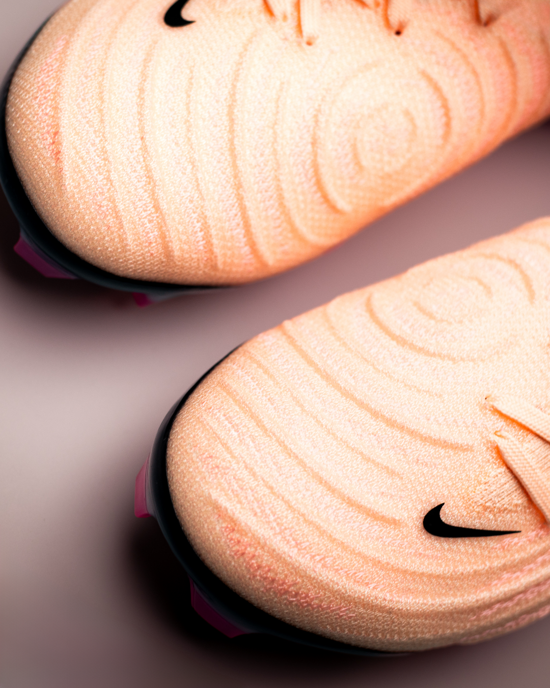 Nike Phantom サッカーシューズ レッド/ブラック Nike Phantom レッド/ブラック FGシューズ25.5cm